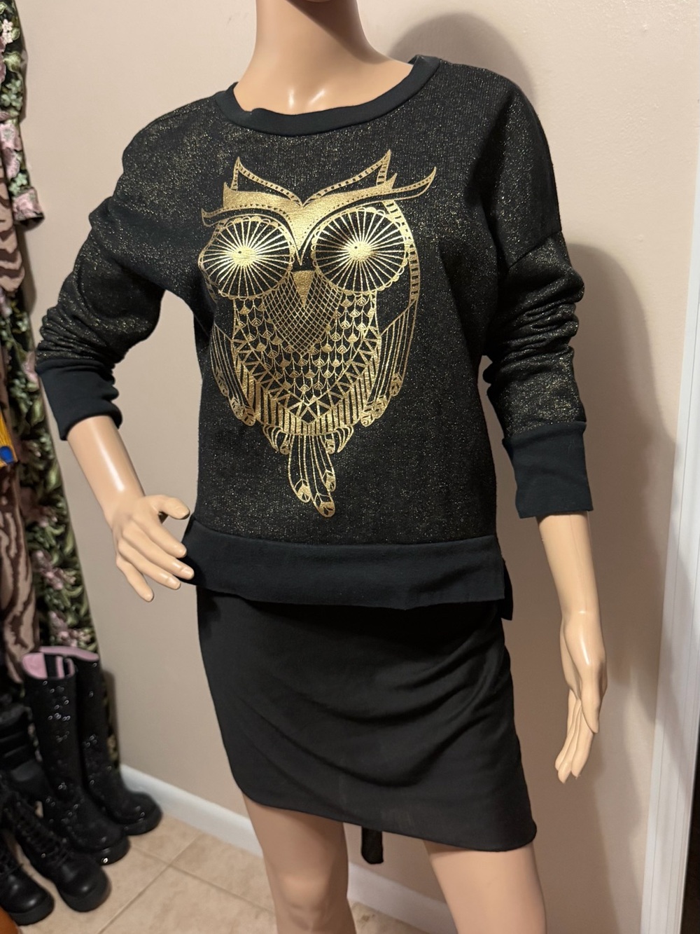NWOT LOL Vintage Black and Gold Metallic Owl Graphic Sweatshirt